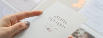 beige verlovingskaart met takje